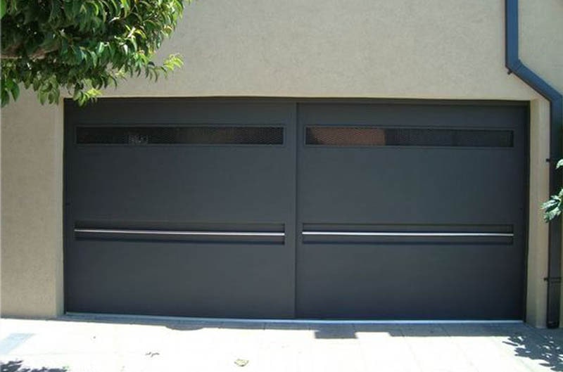 crna garazna vrata